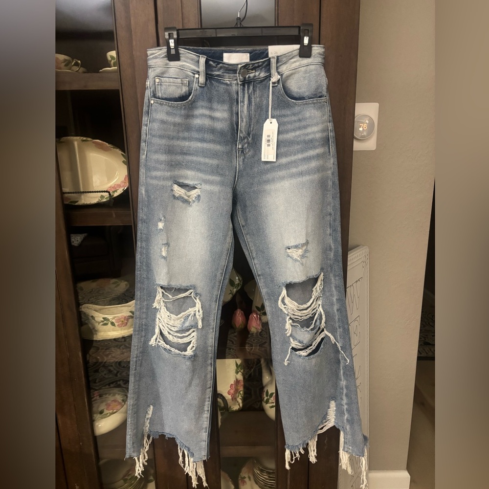 Petra 153 Jeans Size 5/26 New with tags.